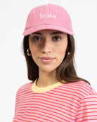 Cap mit "Broke" Print