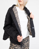 Gesteppte Übergangsjacke mit Leoprint