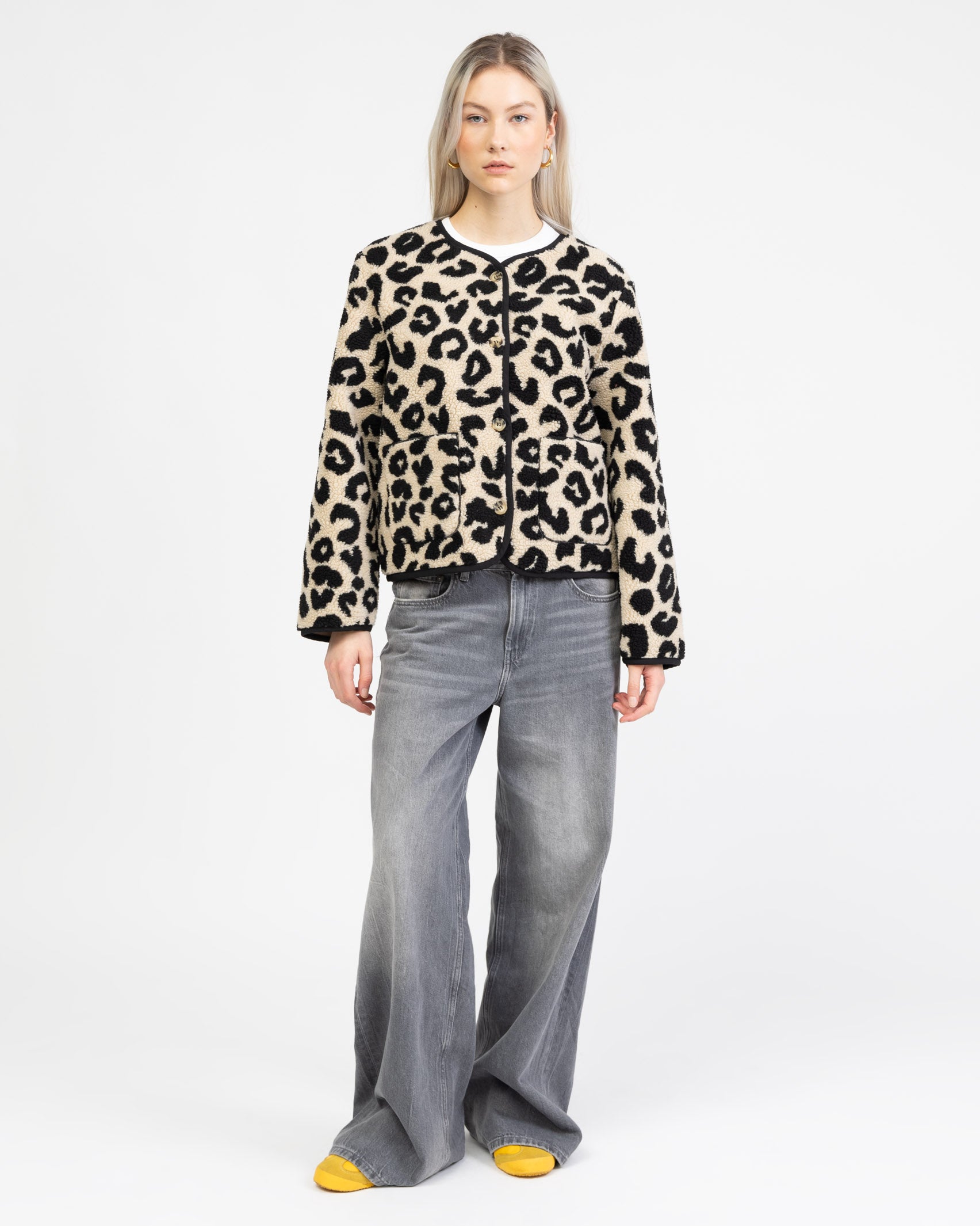 Teddyjacke mit Leoprint