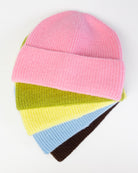 Weiche Strickmütze in verschiedenen Varianten