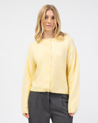 Strickjacke mit Rundhalsausschnitt von vorne