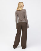 Gestreiftes Langarmshirt von hinten