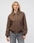 Wattierte Bomberjacke von vorne geschlossen