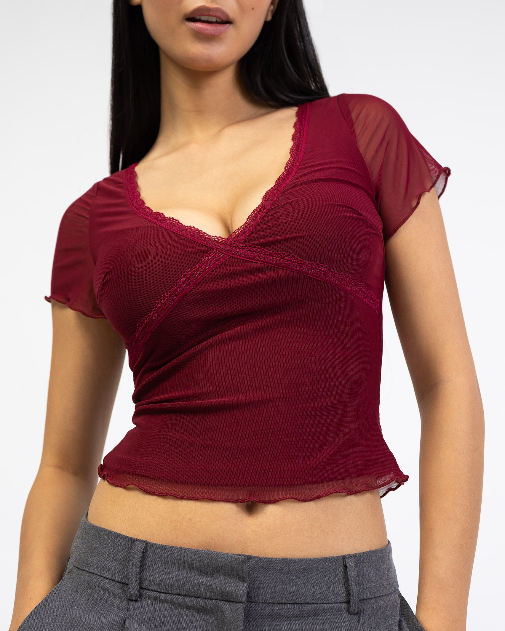 Mesh Shirt mit Spitzendetails im Detail