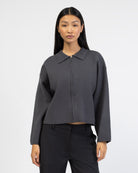 Kastige Strickjacke mit Reißverschluss von vorne