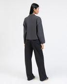 Kastige Strickjacke mit Reißverschluss von hinten