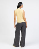 Strickpullunder mit Kontrastnaht von hinten