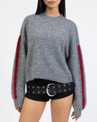 Strickpullover mit Streifendetails im Detail