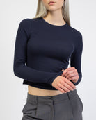 Langarmshirt mit Rundhalsausschnitt im Detail