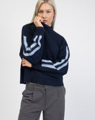 Strickpullover mit Streifendetailsvon vorne