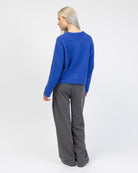 Weiche lockere Strickjacke von hinten