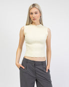 Top aus gecrinkeltem Material von vorne