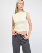 Top aus gecrinkeltem Material von vorne