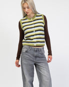 Gestreifter Pullunder mit Rundhalsausschnitt von vorne