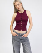 Top mit Knöpfen von vorne