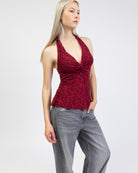 Neckholder-Top mit Strukturmuster von vorne