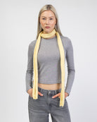 Einfarbiger Schal von vorne