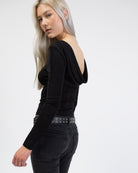 Langarmshirt mit tiefem Rückenausschnitt seitlich