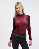 Samt Body mit Animalprint von vorne
