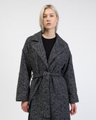 Mantel zum Binden von vorne geschlossen