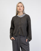 Einfarbige Strickjacke von vorne