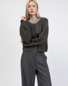 Einfarbige Strickjacke von vorne