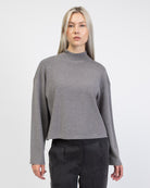 Weicher Pullover mit Stehkragen von vorne