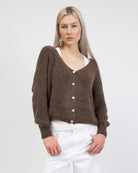 Strickjacke mit V-Ausschnitt von vorne