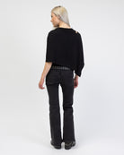 Lockerer Poncho von hinten