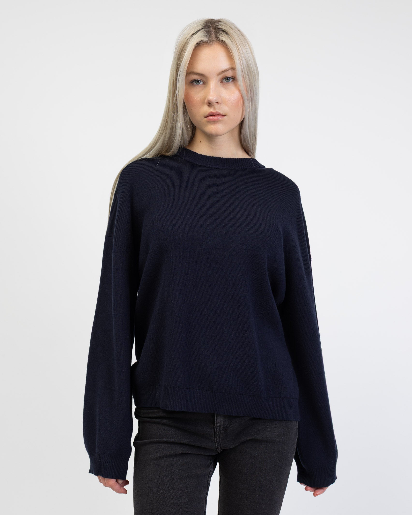 Klassischer Pullover mit Rundhalsausschnitt von vorne