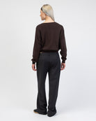 Pullover mit weitem U-Boot-Ausschnitt von hinten