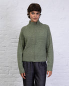Strukturierte Strickjacke mit Stehkragen