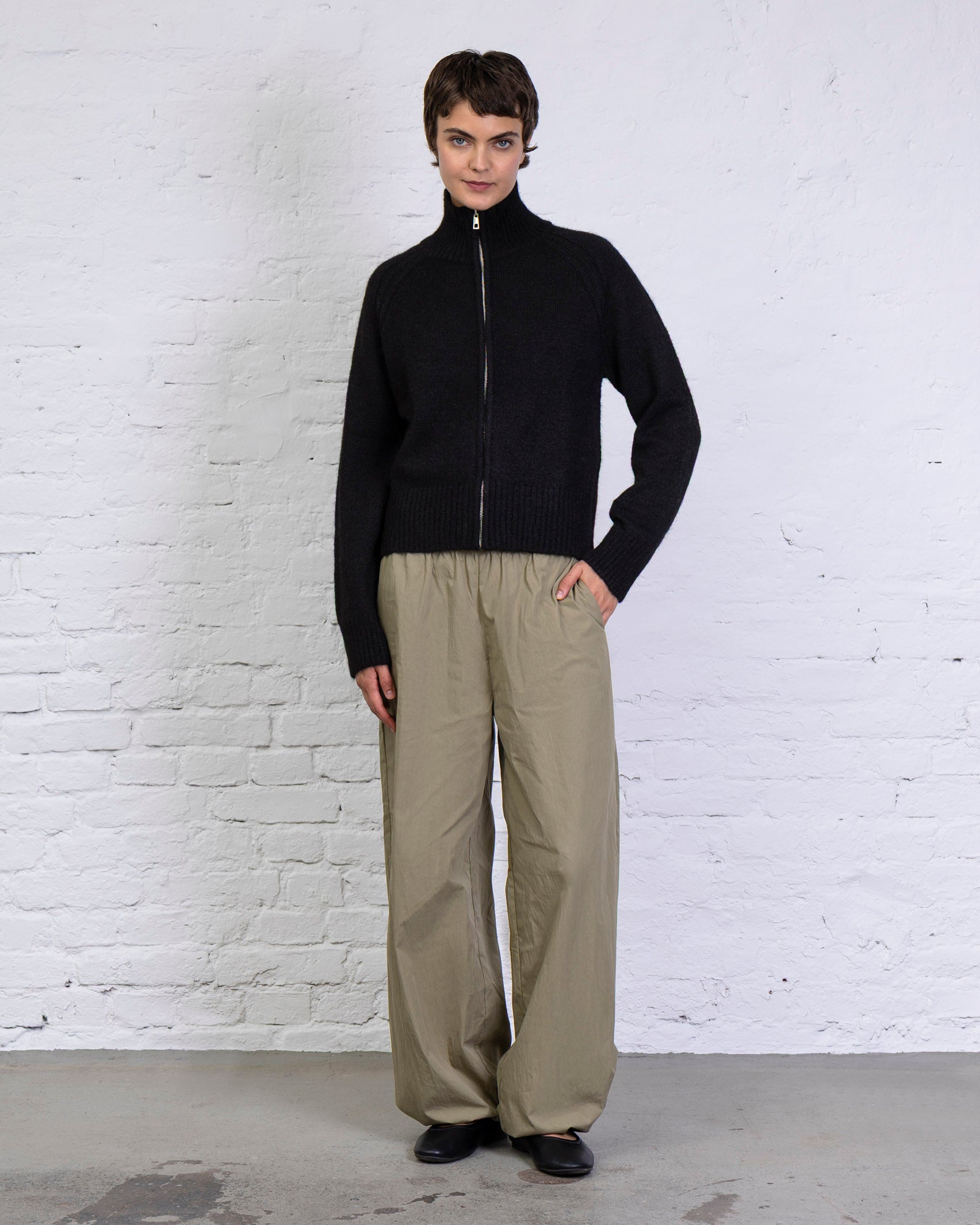 Strukturierte Strickjacke mit Stehkragen