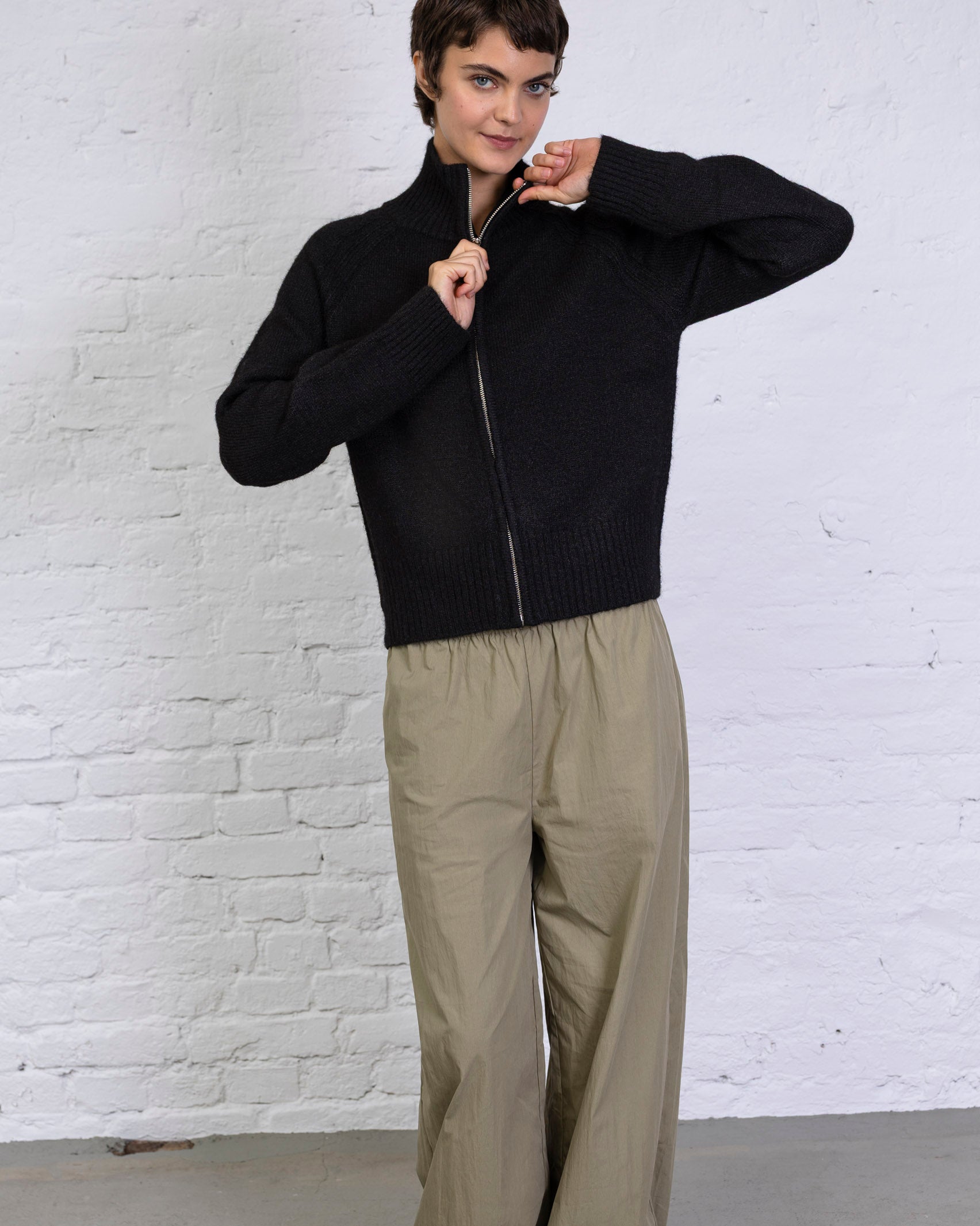 Strukturierte Strickjacke mit Stehkragen