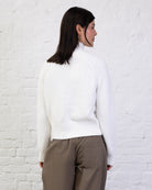 Strukturierte Strickjacke mit Stehkragen