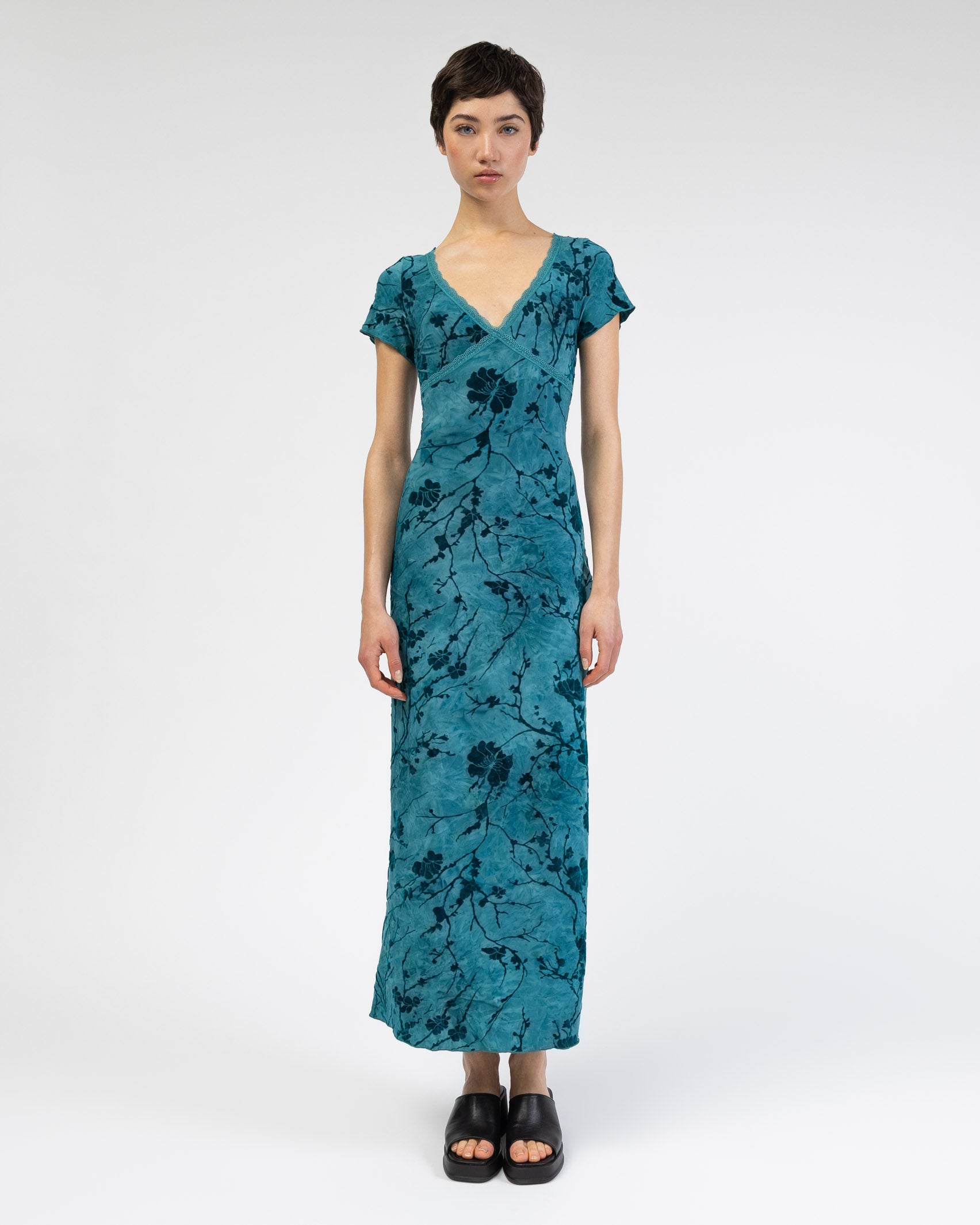 Maxikleid mit Blumenprint aus Samt