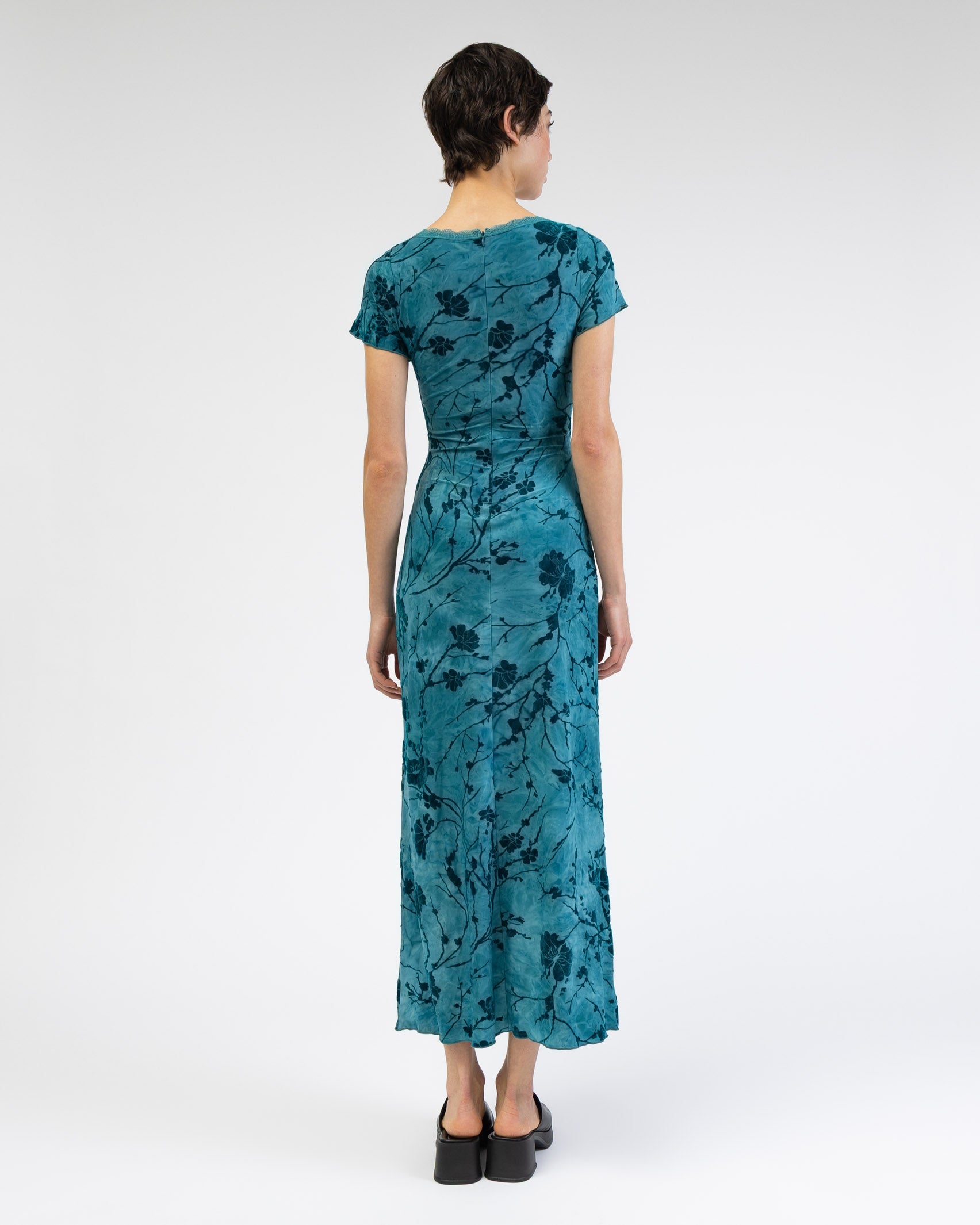 Maxikleid mit Blumenprint aus Samt