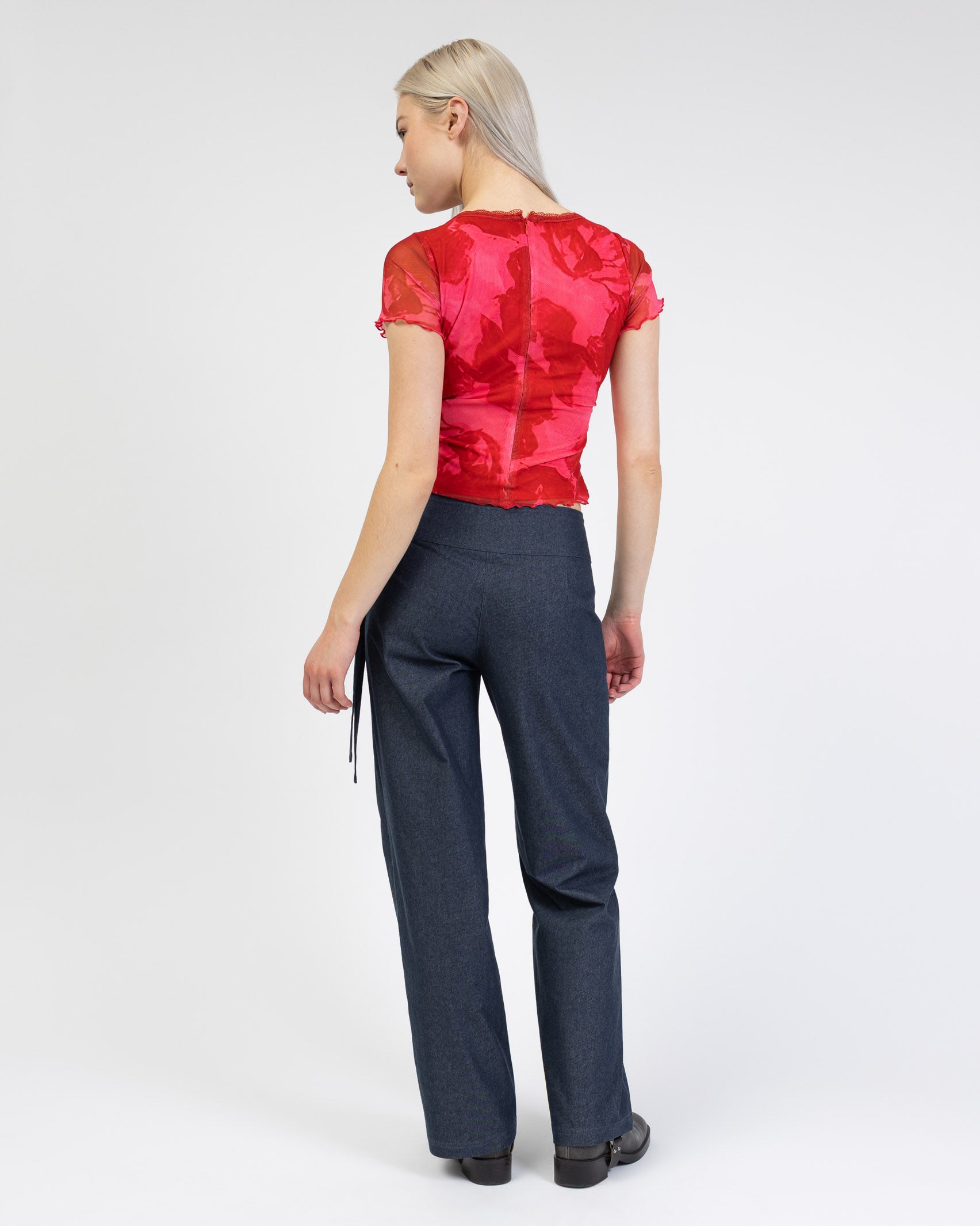 Mesh Shirt mit Blumenmuster