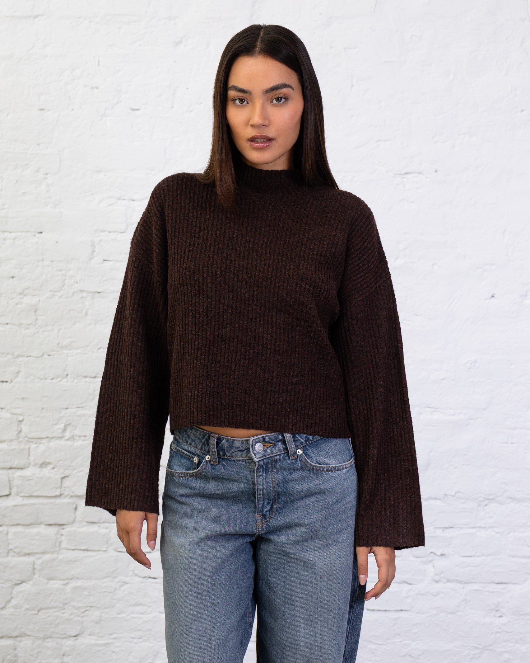 Ribbed sweater with stand-up collar