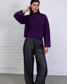 Gerippter Pullover mit Stehkragen