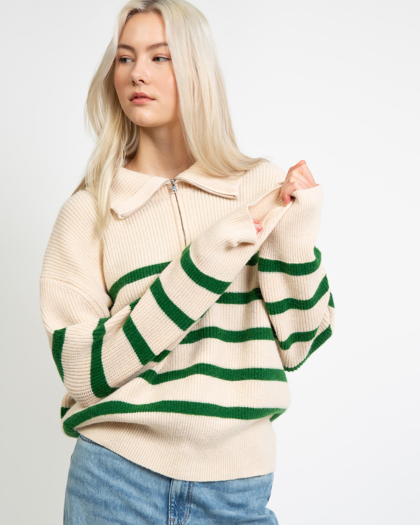 Gestreifter Strickpullover mit Half-Zip - Broke + Schön