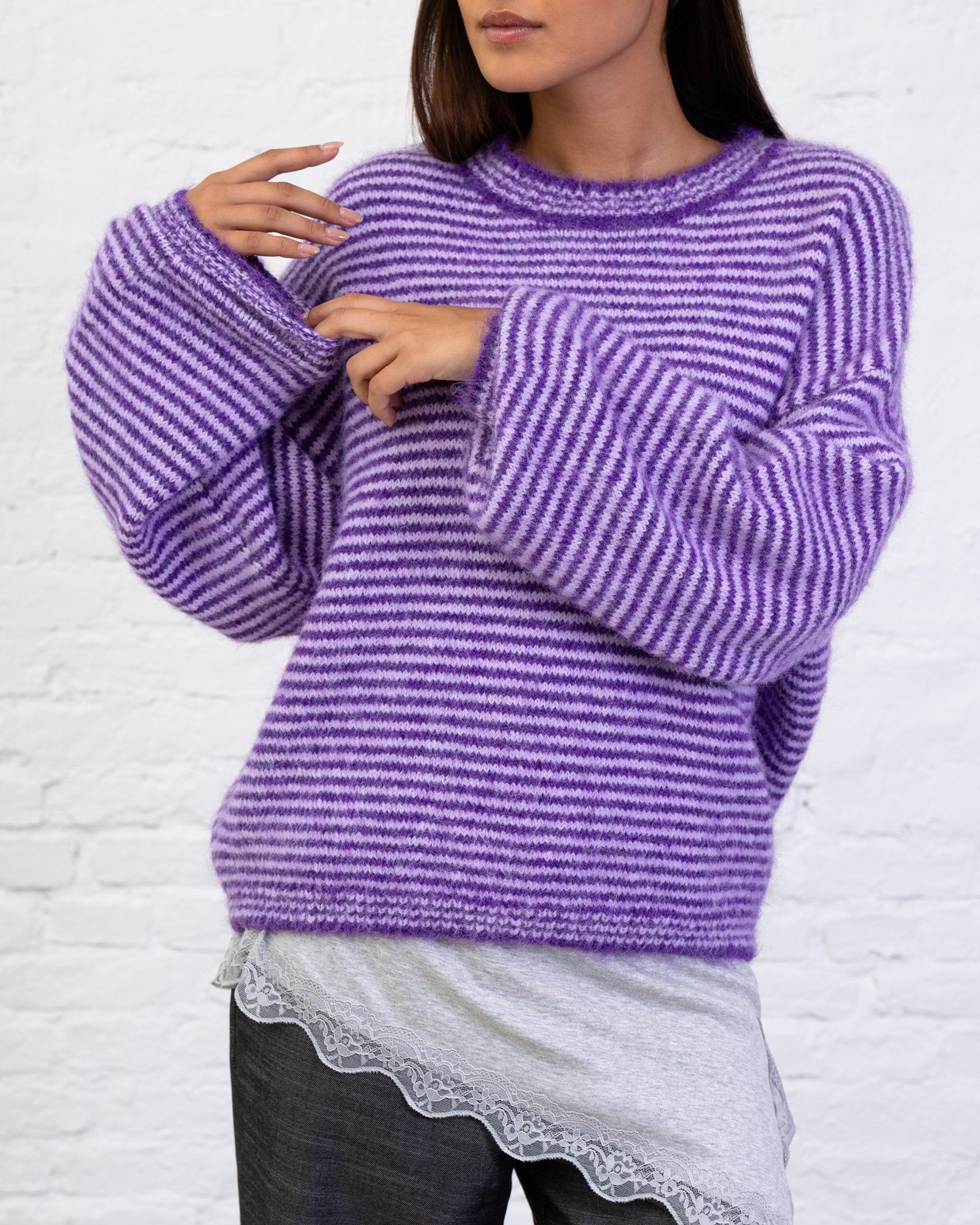 Pullover mit schmalen Streifen