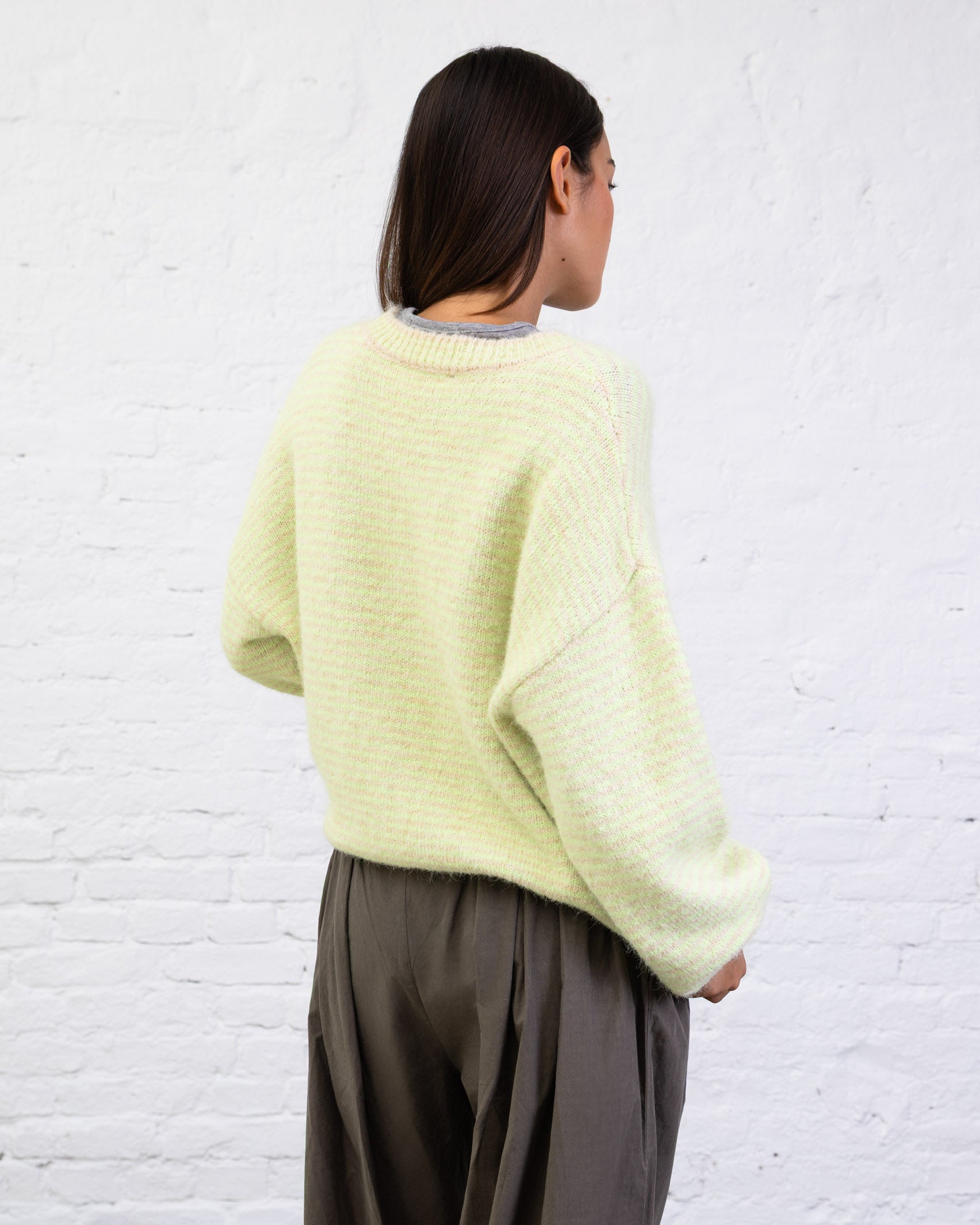 Pullover mit schmalen Streifen