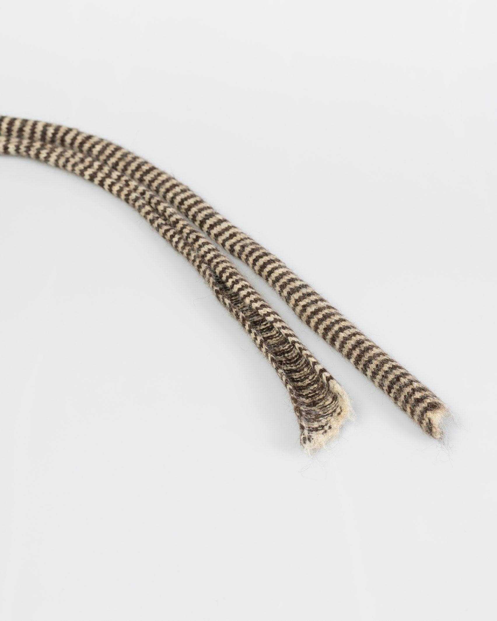 Dünner Schal mit Streifen