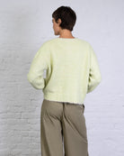 Strickjacke mit dünnen Streifen
