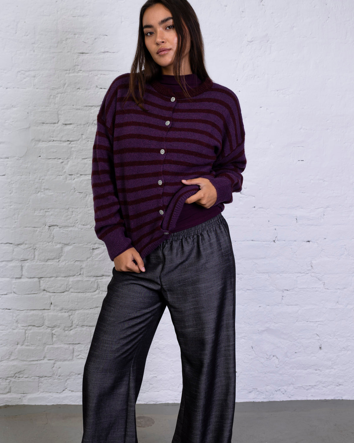 Weiche gestreifte Strickjacke
