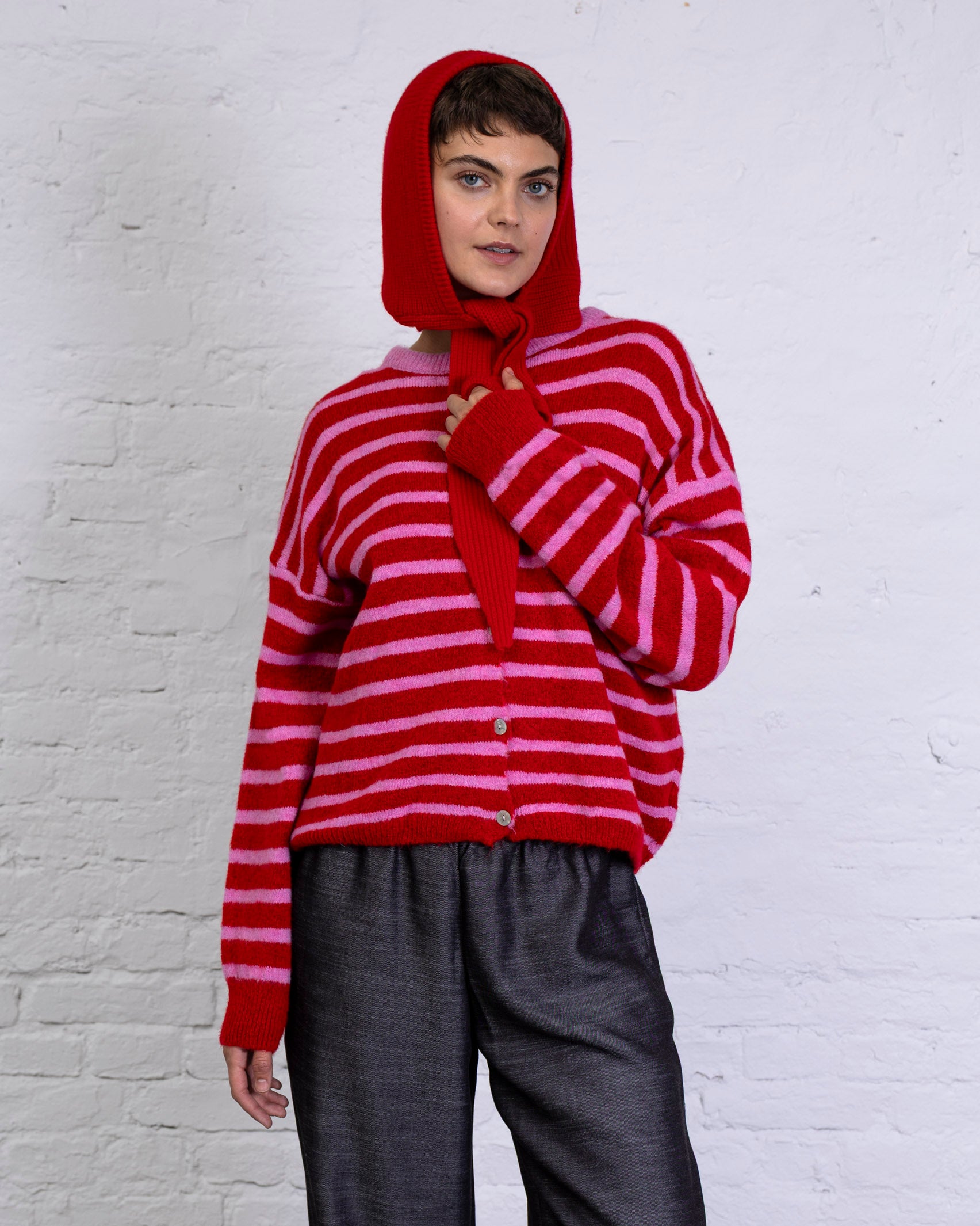 Weiche gestreifte Strickjacke