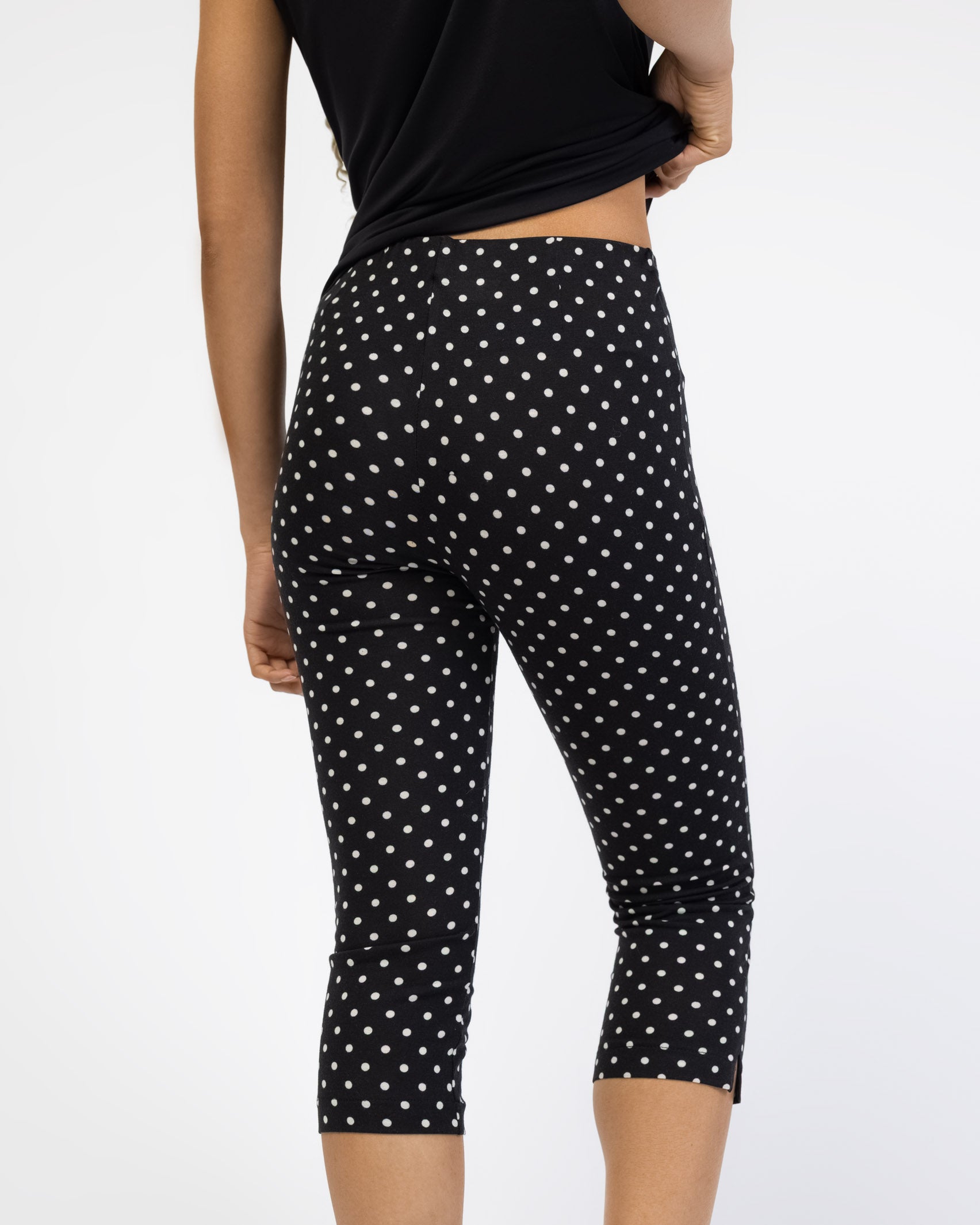 Capri Hose mit Punkten