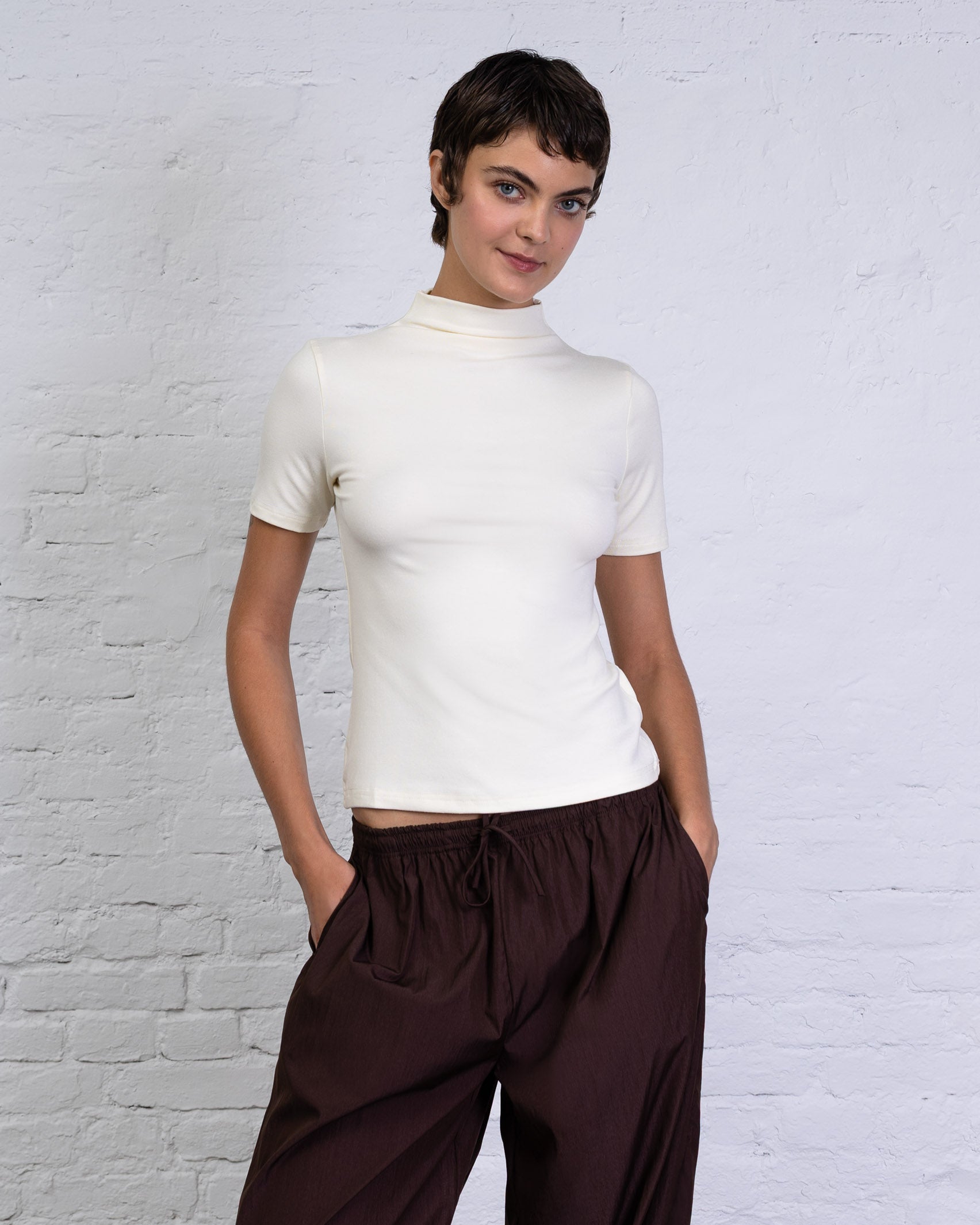 Basic T-Shirt mit Stehkragen