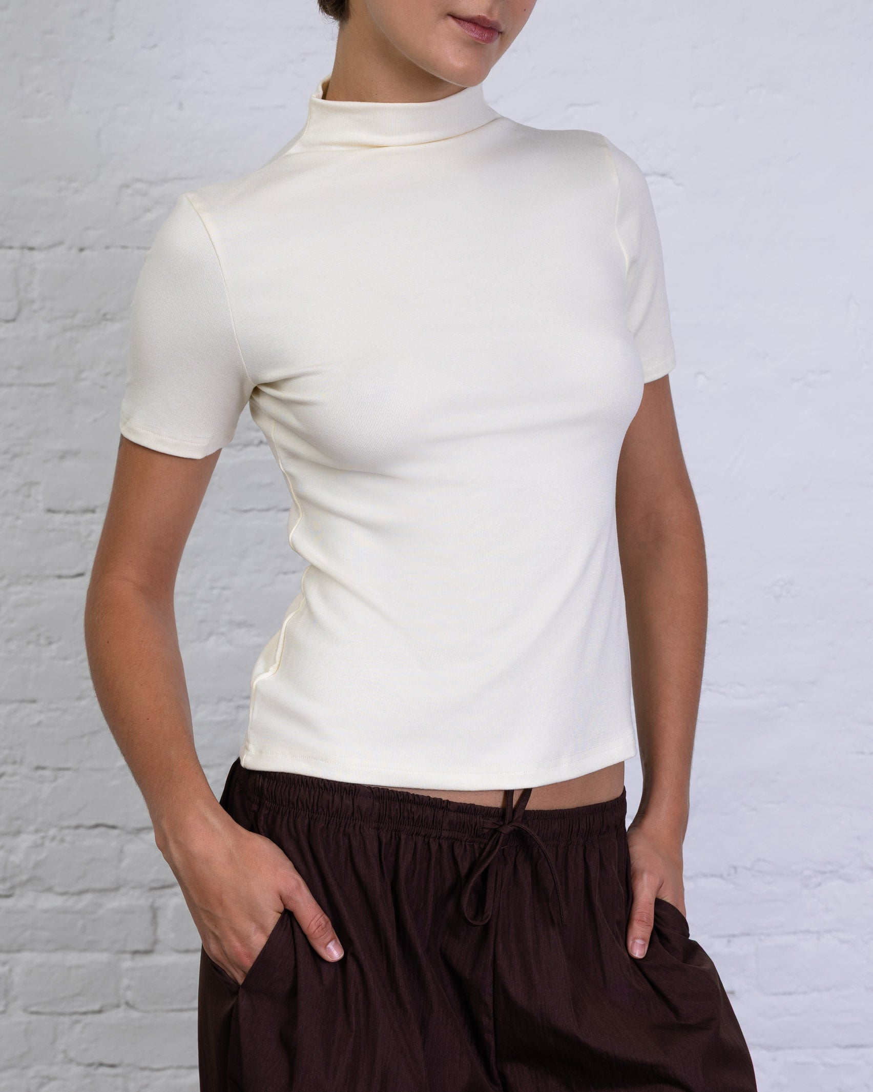 Basic T-Shirt mit Stehkragen